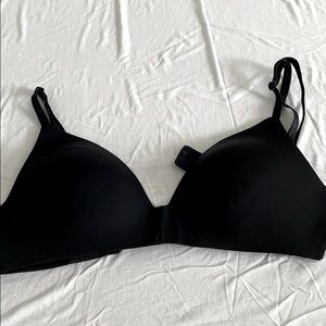Victoria’s Secret T- shirt bra